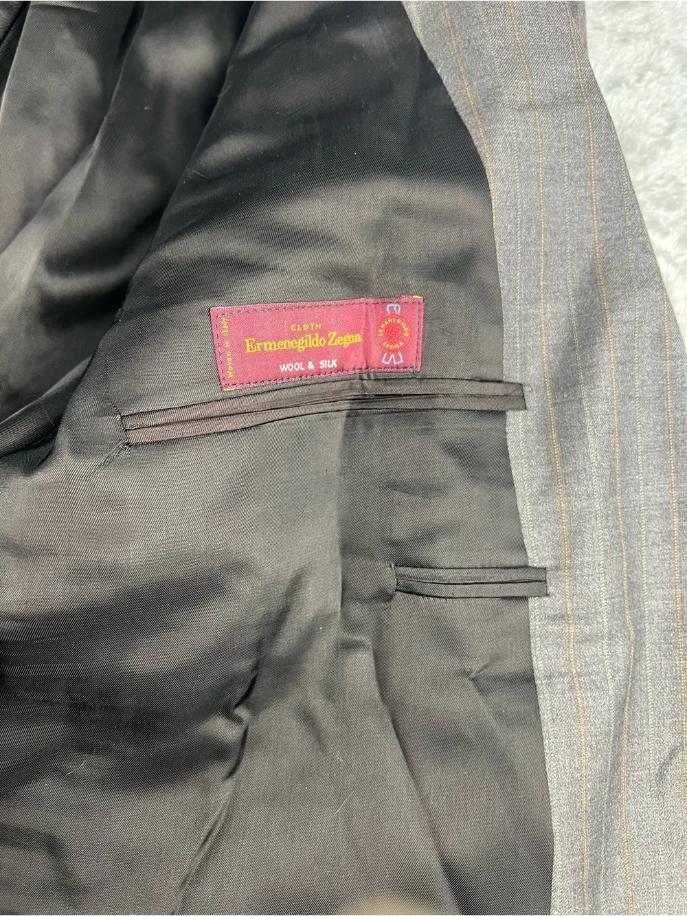 Ermenegildo Zegna Cloth 2 Piece Pinstripe Suit Wool Silk Men’s Size 50 Gray